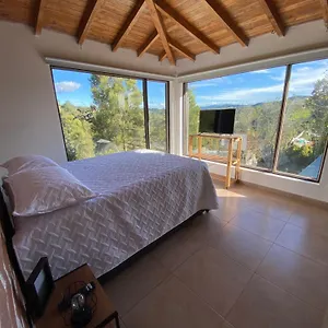 Con Bano Privado En Ubicada En Santa Elena Habitación en casa particular